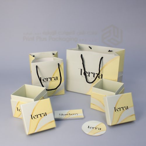 بكجات مستحضرات تجميل من مطبعة برنت بلس Printing cosmetic boxes and bags from a printing press